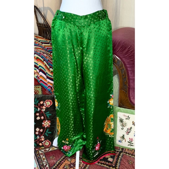 50s China Silk Embroidered Pajamas - Picture 4 of 16